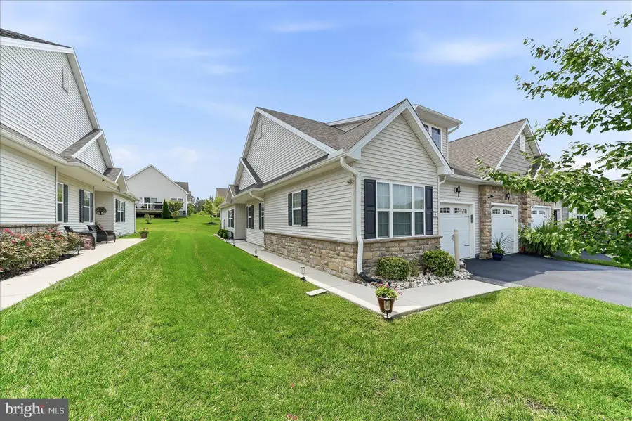 143 Rose View Dr, West Grove, PA 19390 - #2