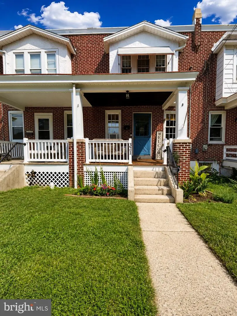 321 4th Ave, Phoenixville, PA 19460 - #1