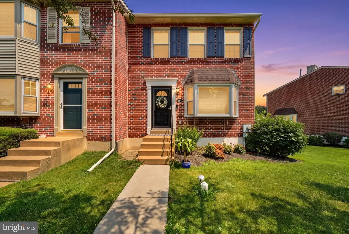 194 Longford Rd, West Chester, PA 19380 - #1