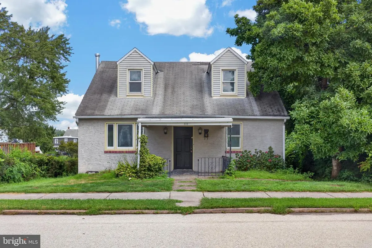 813 Montgomery Ave, Phoenixville, PA 19460 - #1