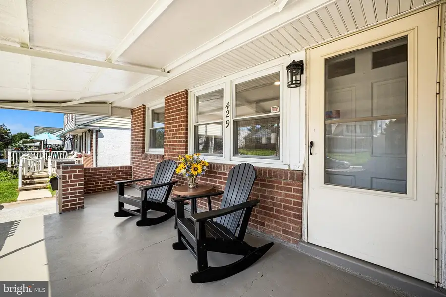 429 Garfield Ave, Downingtown, PA 19335 - #2