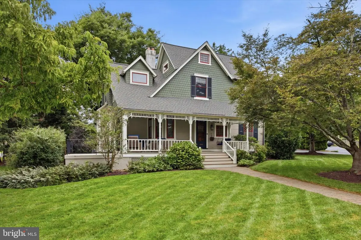 206 Warren Ave, Berwyn, PA 19312 - #1