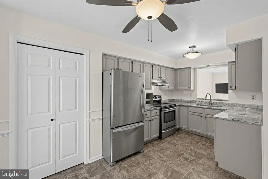 16 Oak St, Phoenixville, PA 19460 - #3