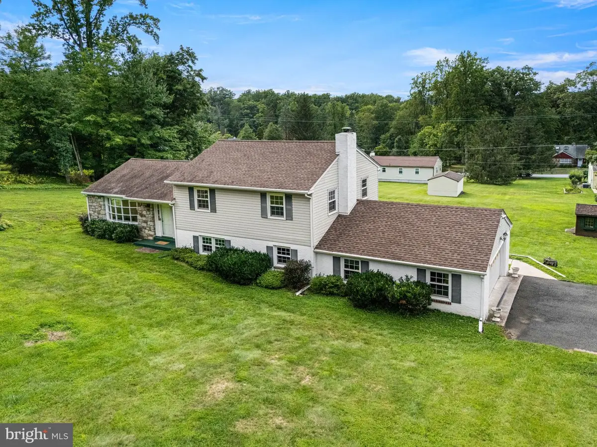 195 Pine Dr, Phoenixville, PA 19460 - #1