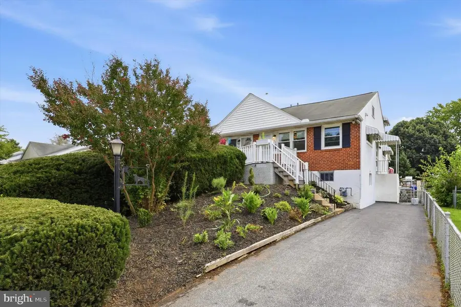 406 Garfield Ave, Downingtown, PA 19335 - #2