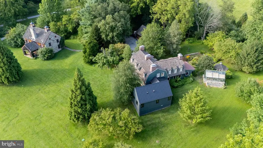 954 Drovers Ln, Chester Springs, PA 19425 - #2