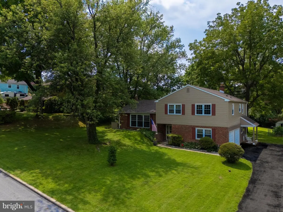 834 Easter Dr, West Chester, PA 19382 - #1