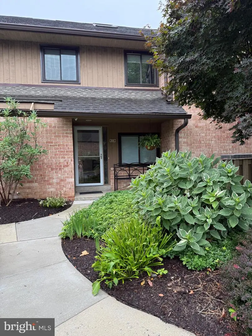 305 Paoli Woods Dr, Paoli, PA 19301 - #1
