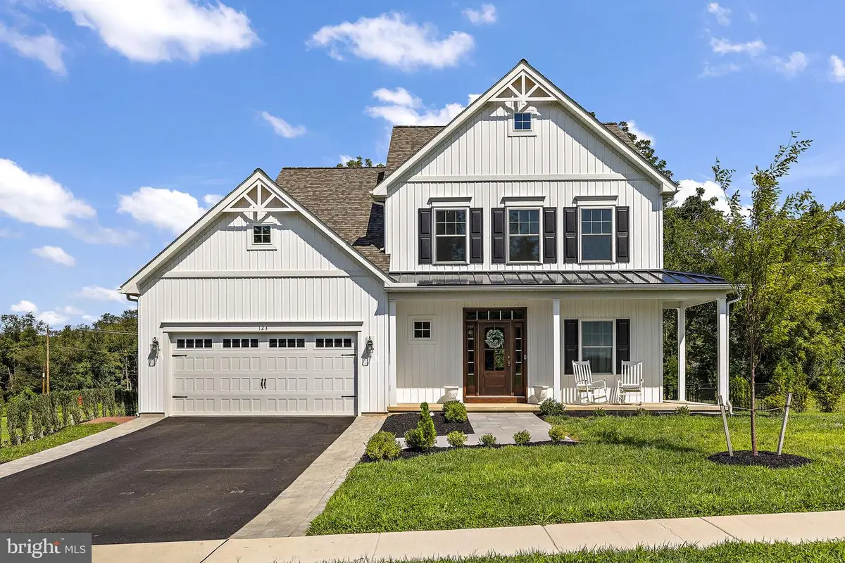 123 Evergreen Dr, Oxford, PA 19363 - #1