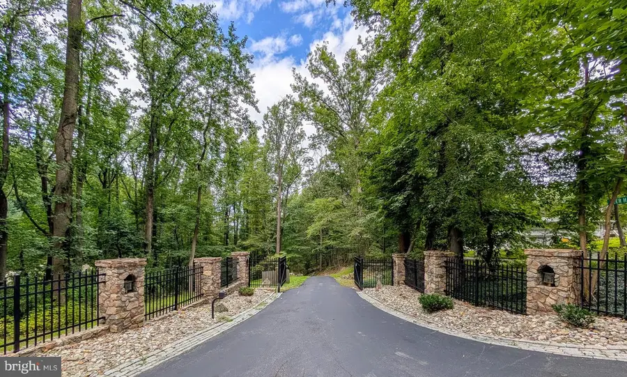 116 Oakwood Ln, Phoenixville, PA 19460 - #2