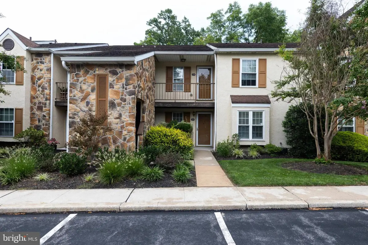 274 Valley Stream Ln, Wayne, PA 19087 - #1