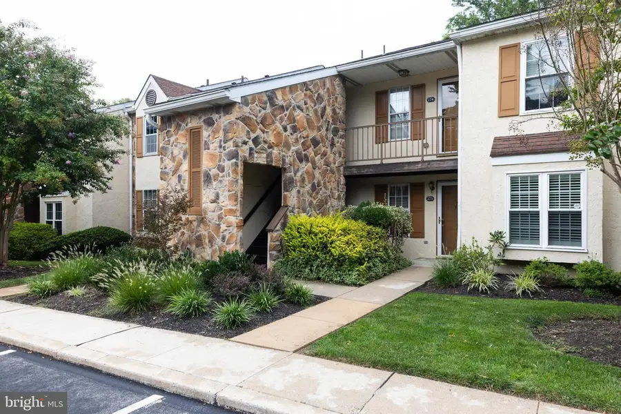 274 Valley Stream Ln, Wayne, PA 19087 - #2
