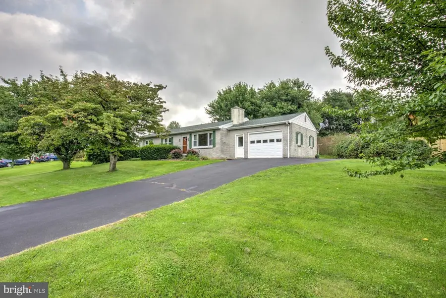 720 Meadow Dr, Honey Brook, PA 19344 - #2