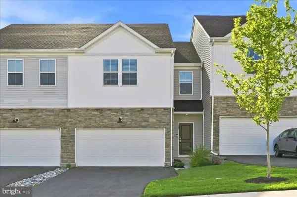 135 Painters Way, POTTSTOWN, PA 19465