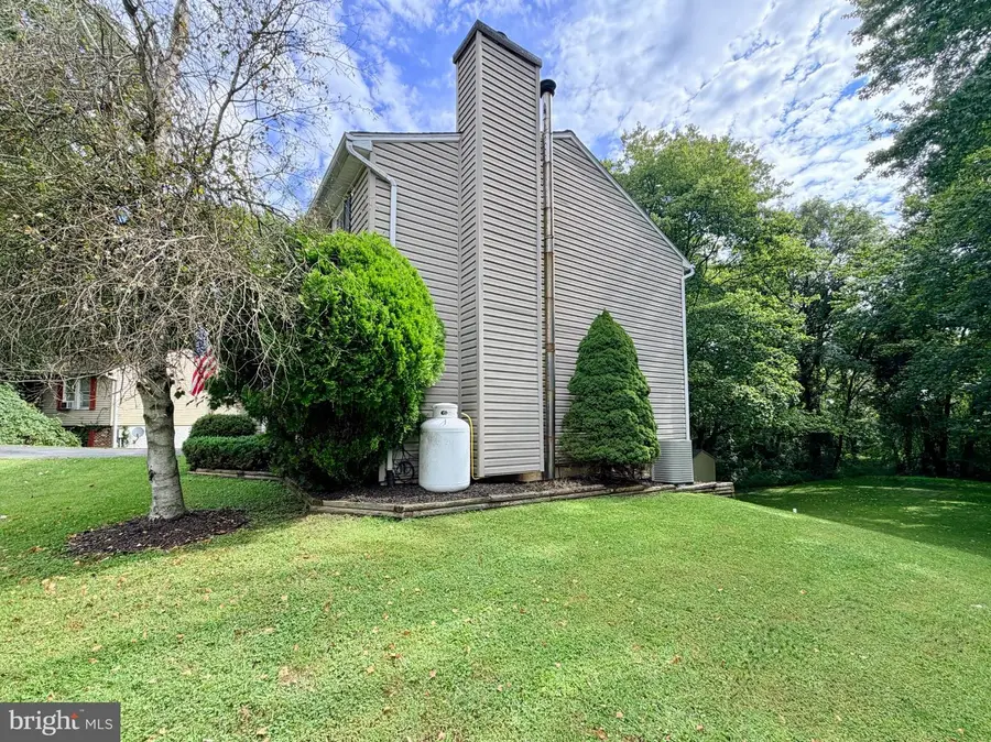 215 Katherine Ln, Coatesville, PA 19320 - #3