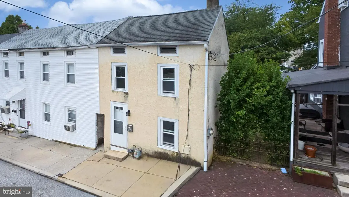 218 Ann St, Phoenixville, PA 19460 - #1