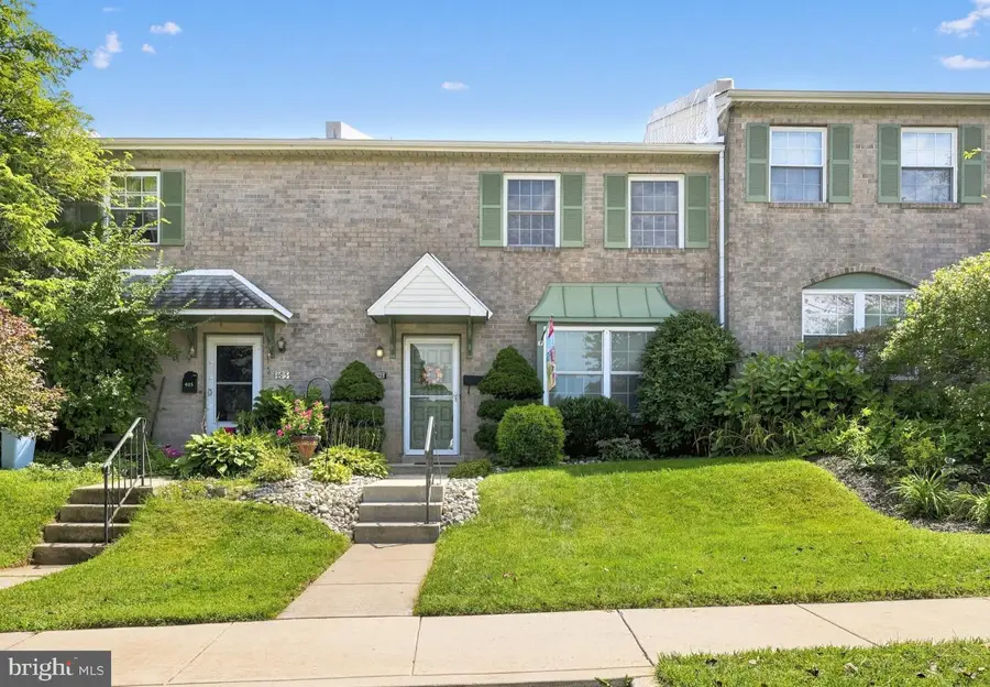 403 Carmarthen Ct, Exton, PA 19341 - #2