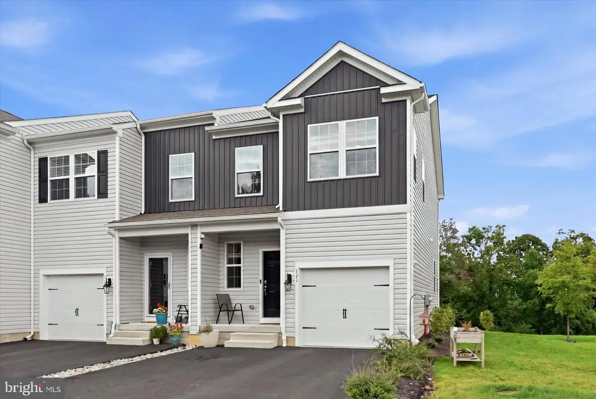 121 Tudor St, Coatesville, PA 19320 - #1