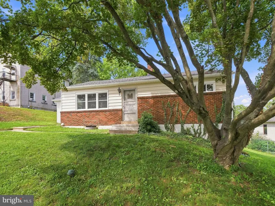 135 Pikeland Ave, Spring City, PA 19475 - #2