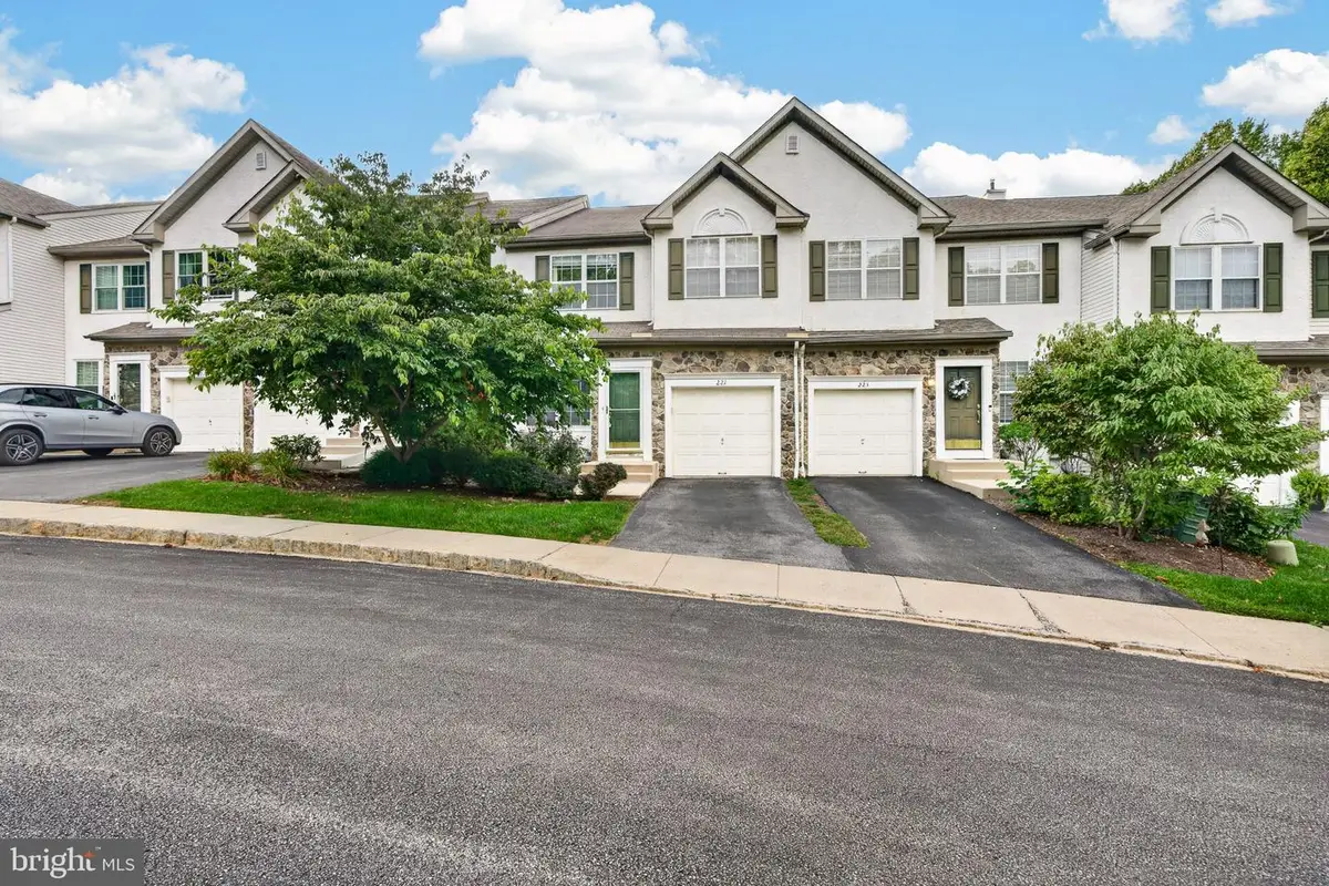 221 Tall Pines Dr, West Chester, PA 19380 - #1