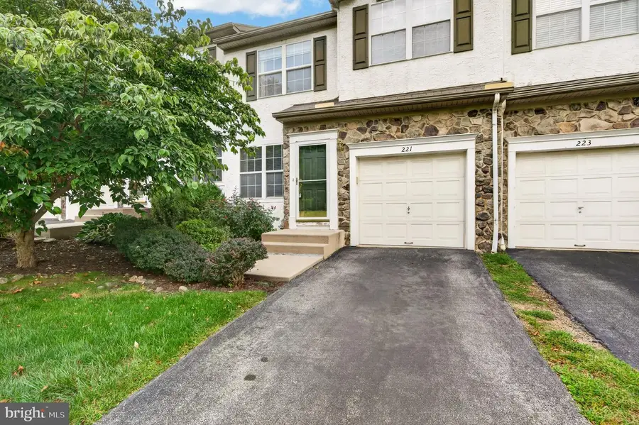 221 Tall Pines Dr, West Chester, PA 19380 - #2