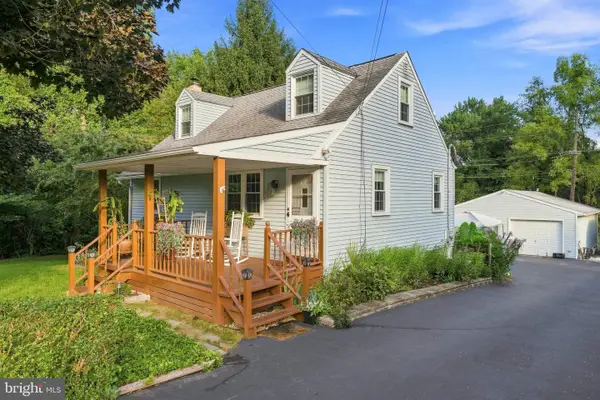 97 Village Way Rd, MALVERN, PA 19355
