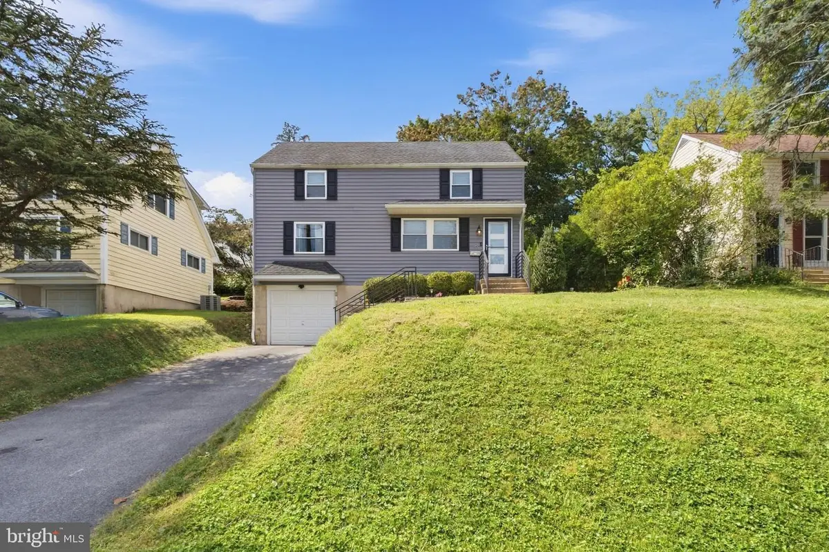 16 Midland Ave, Berwyn, PA 19312 - #1