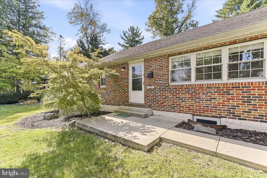 388 W Anderson Ave, Phoenixville, PA 19460 - #2