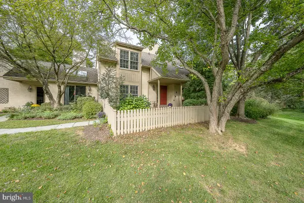 431 Chandlee Dr #233, BERWYN, PA 19312