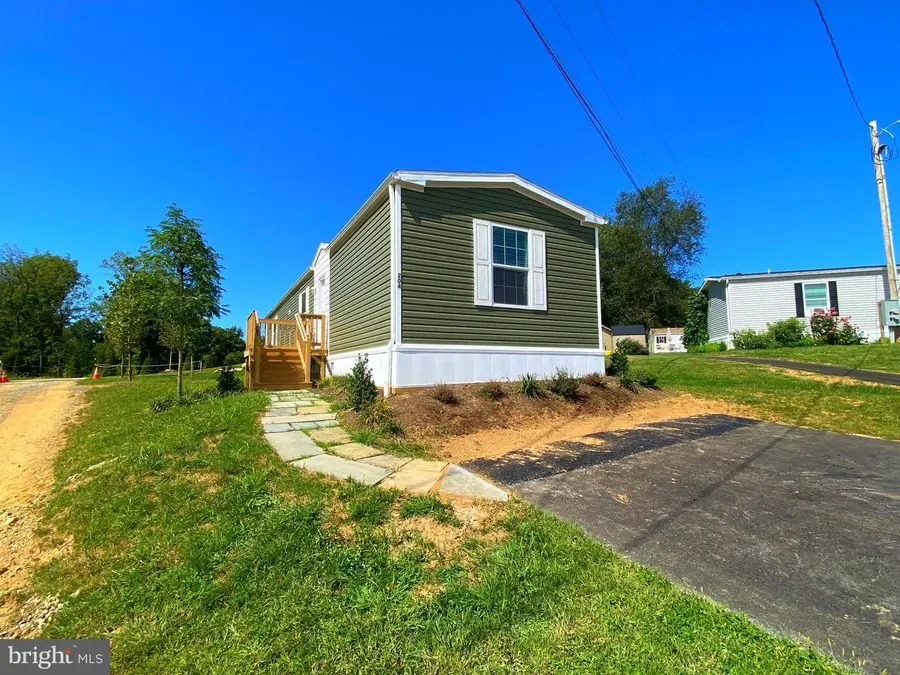 204 Gunner Ln, Honey Brook, PA 19344 - #2
