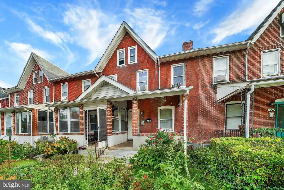 564 Elm St, Coatesville, PA 19320 - #1