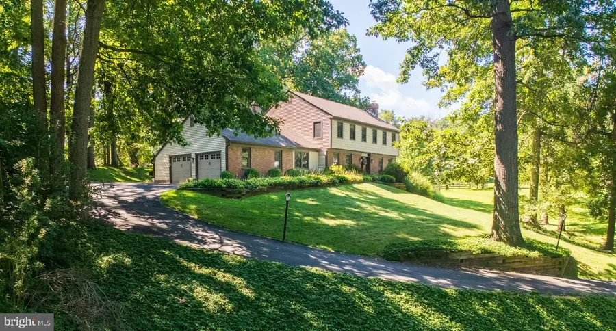 816 Nathan Hale Dr, West Chester, PA 19382 - #2