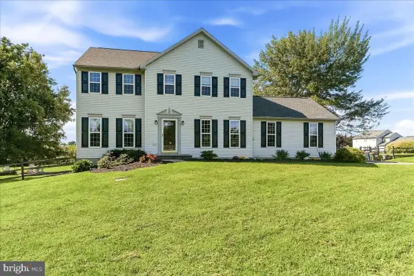 822 Waterway Rd, OXFORD, PA 19363