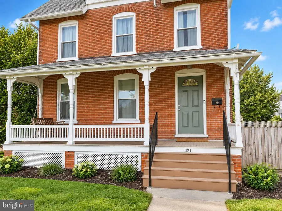 321 Franklin St, Oxford, PA 19363 - #2