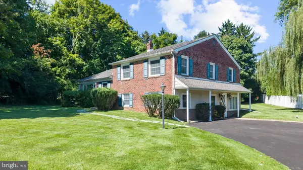 11 Anthony Wayne Dr, WAYNE, PA 19087