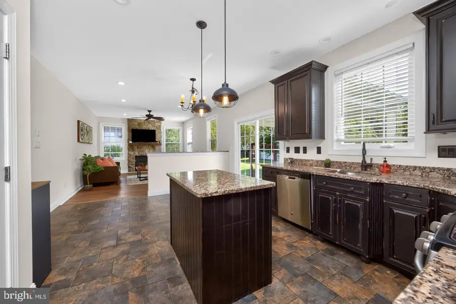 16 Michael Ct, Coatesville, PA 19320 - #2