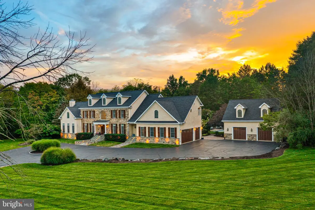 825 Oak Tree Rd, Kennett Square, PA 19348 - #1
