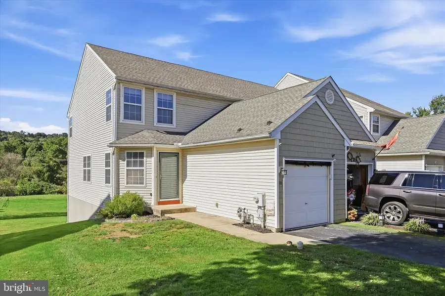 16 Marc Dr, Coatesville, PA 19320 - #2