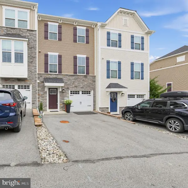 221 Sugar Maple Sq, DOWNINGTOWN, PA 19335