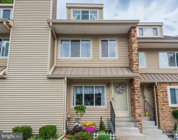 402 Cannon Ct #402, CHESTERBROOK, PA 19087