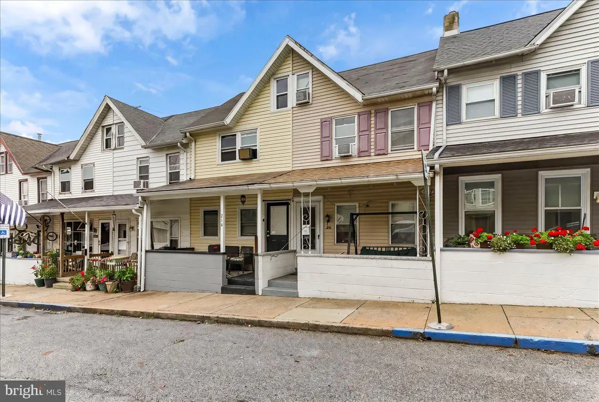 216 Grant St, Parkesburg, PA 19365 - #1
