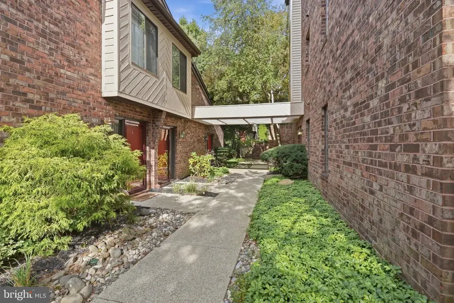404 Mountainview Dr #404, Chesterbrook, PA 19087 - #2