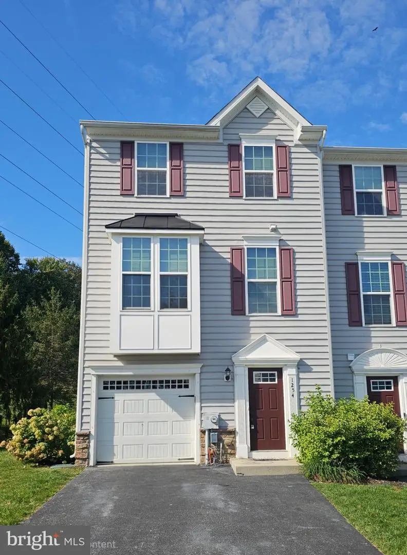 1254 Goldenrod Dr, Downingtown, PA 19335 - #1