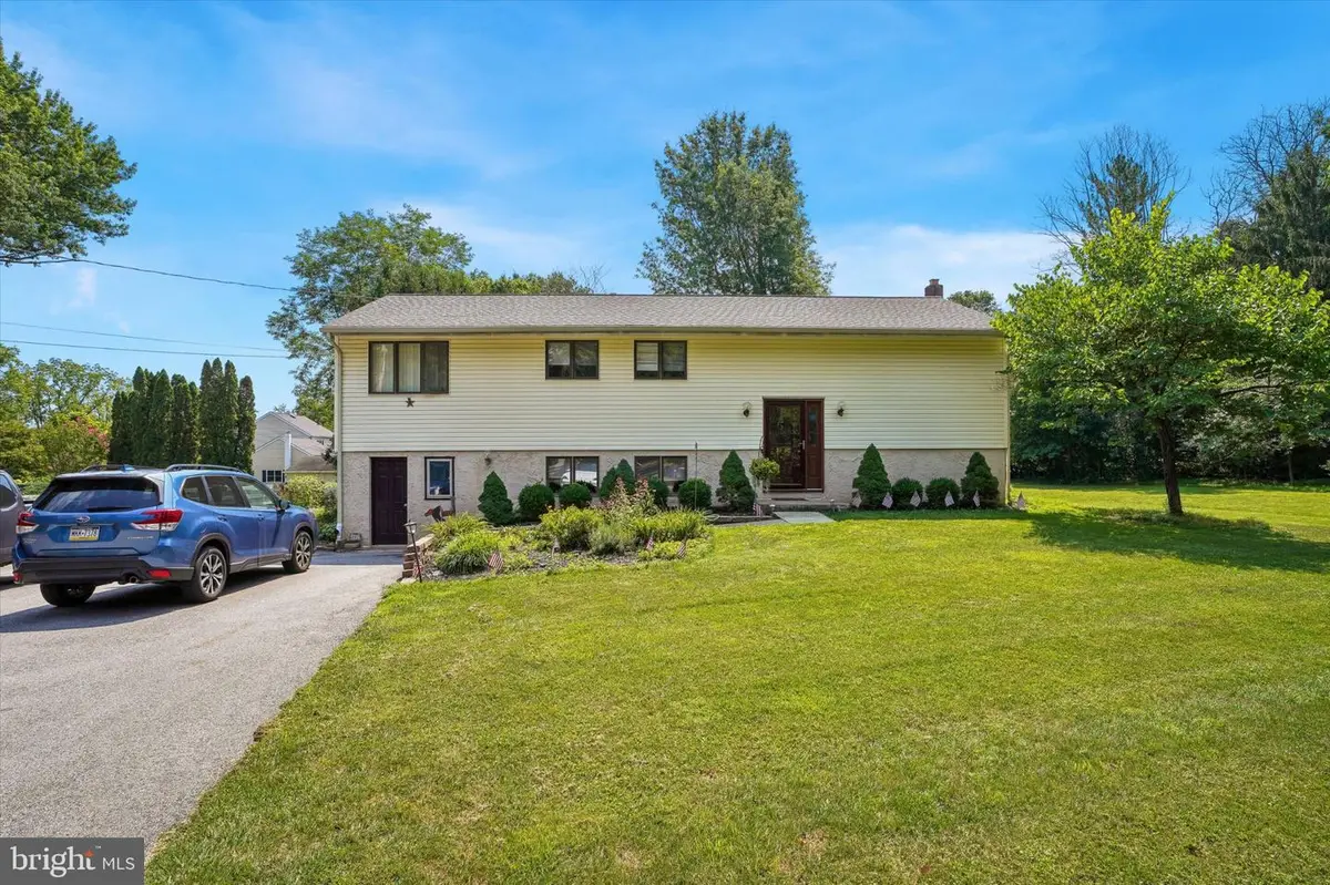 392 Hallman Mill Rd, Phoenixville, PA 19460 - #1
