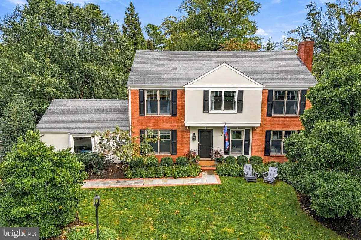 393 Colket Ln, Wayne, PA 19087 - #1