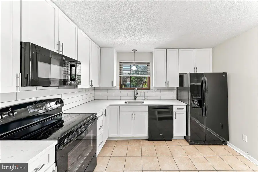 40 Witherspoon Ct, Wayne, PA 19087 - #3
