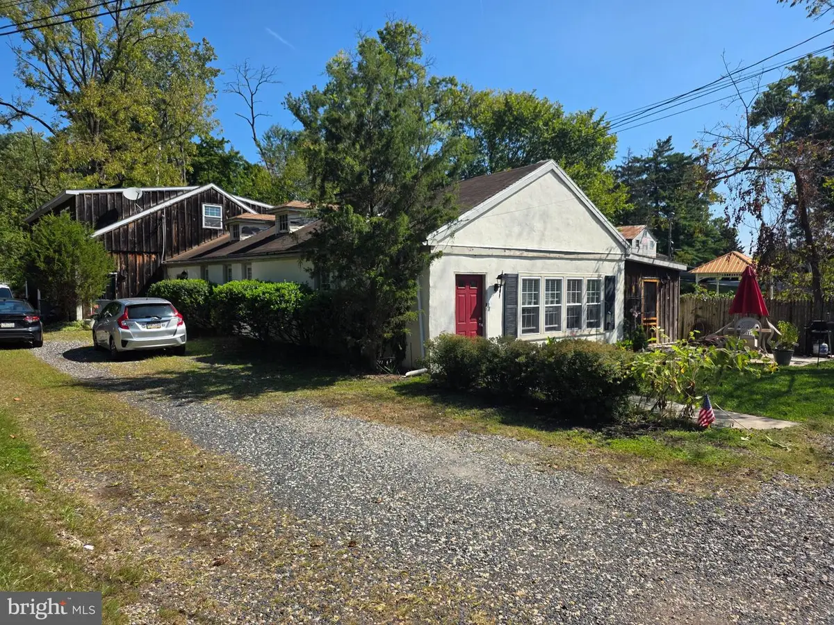 153 E Pothouse Rd E, Phoenixville, PA 19460 - #1