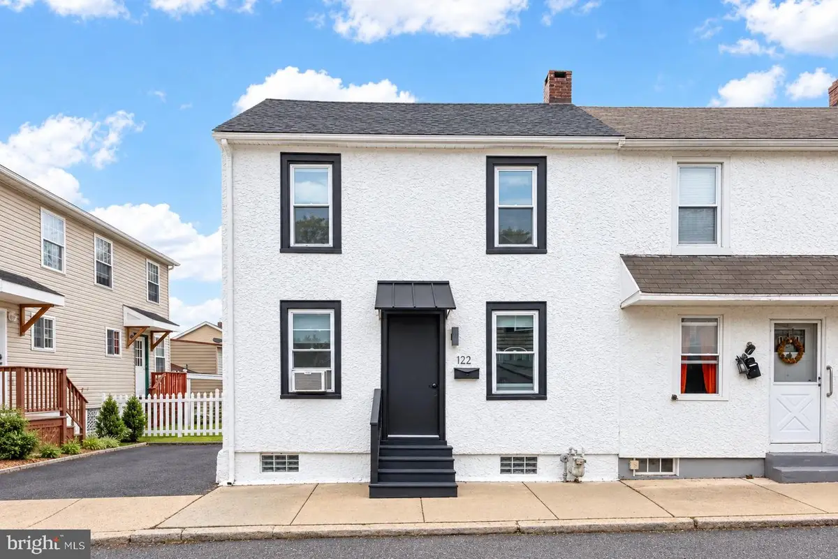 122 North St, Phoenixville, PA 19460 - #1