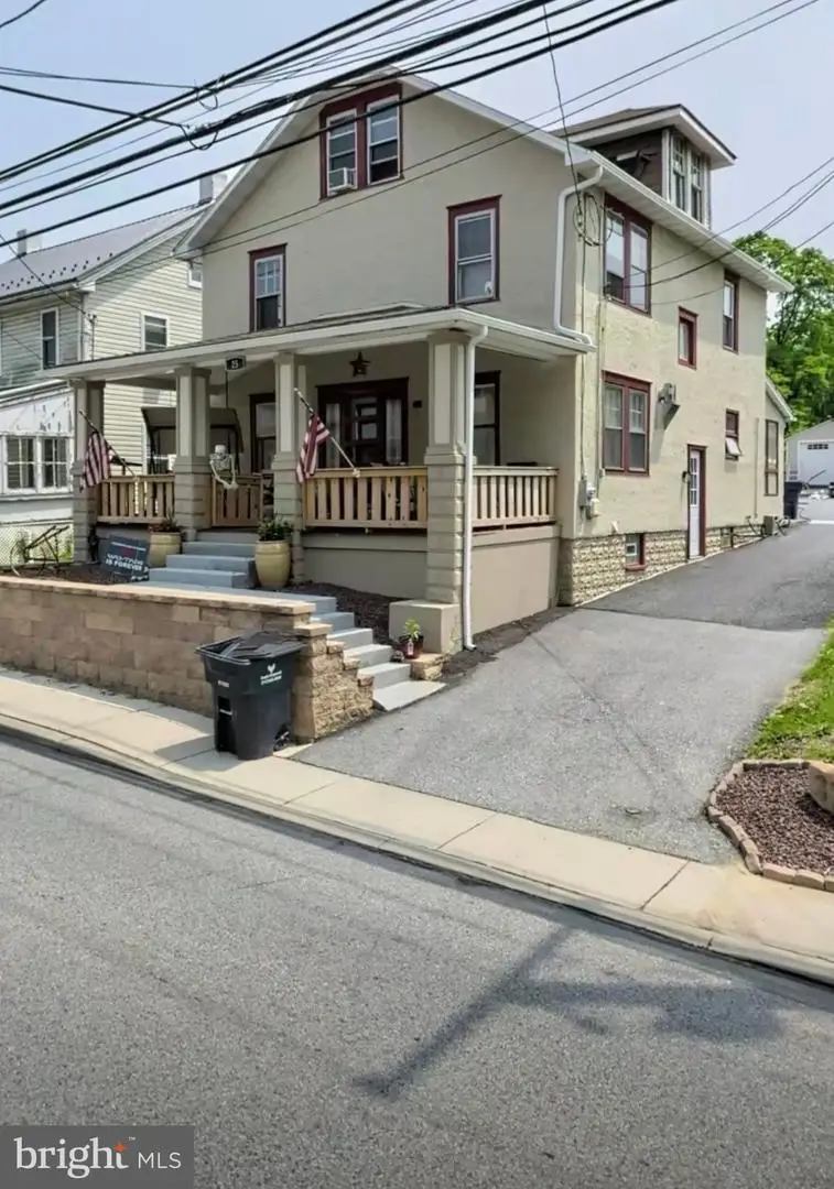 25 W Main St, Elverson, PA 19520 - #2