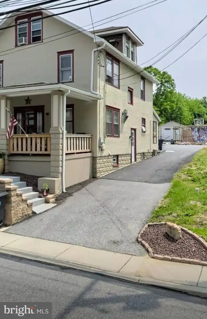 25 W Main St, Elverson, PA 19520 - #3